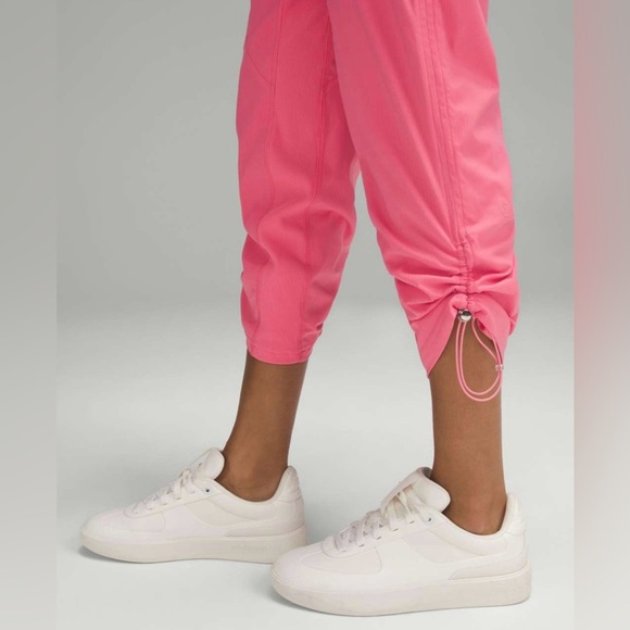 Lululemon Dance Studio Mid-Rise Cropped Pant
Sakura Pink, Size 14 - Picture 4 of 9